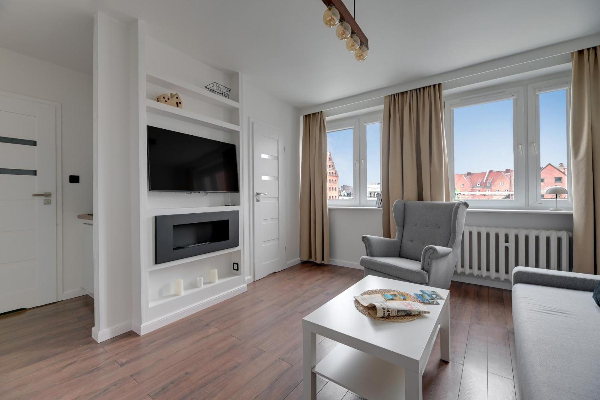 Motlawa Bulvar Z Widokiem Na Rzeke Motlawa By Downtown Gdaňsk