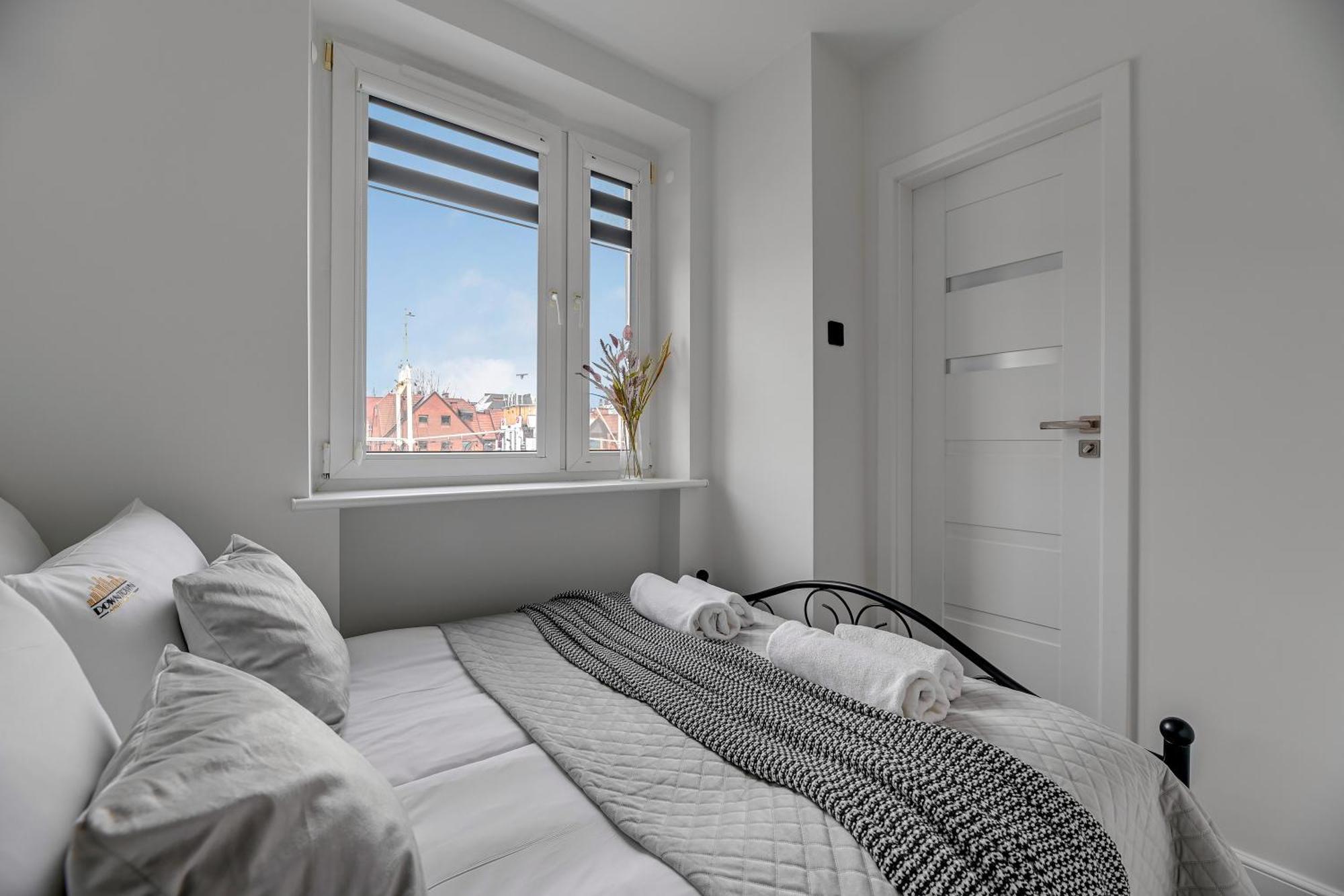 Motlawa Bulvar Z Widokiem Na Rzeke Motlawa By Downtown Gdaňsk